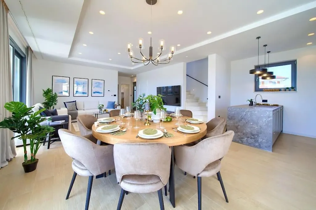 Luxury Villa Harmony With Heated Pool And Seaview Vrh