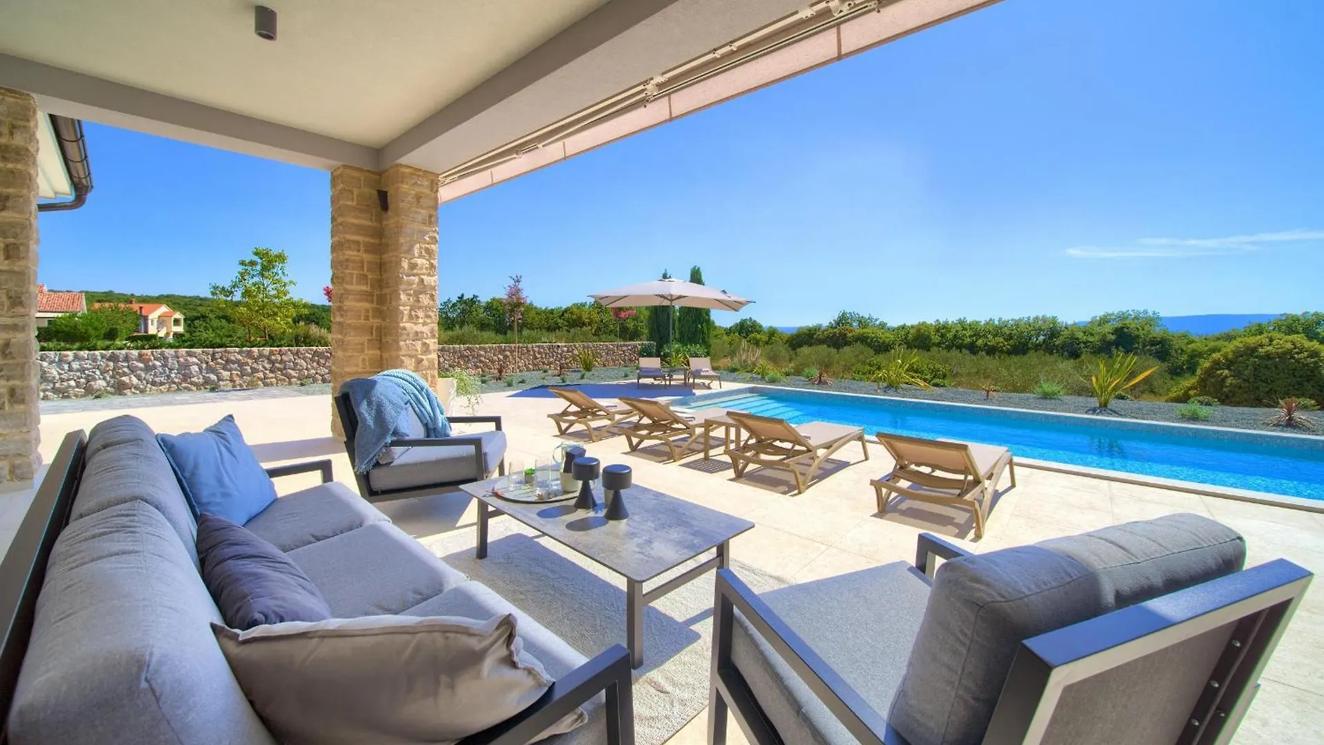 Luxury Villa Harmony With Heated Pool And Seaview