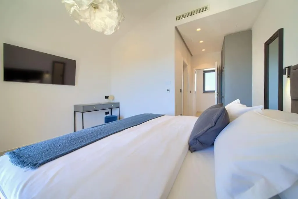 Luxury Villa Harmony With Heated Pool And Seaview Vrh